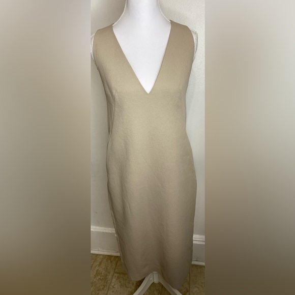 Babaton Dresses & Skirts - Aritzia Babaton Taupe Midi Dress size 0 oversized